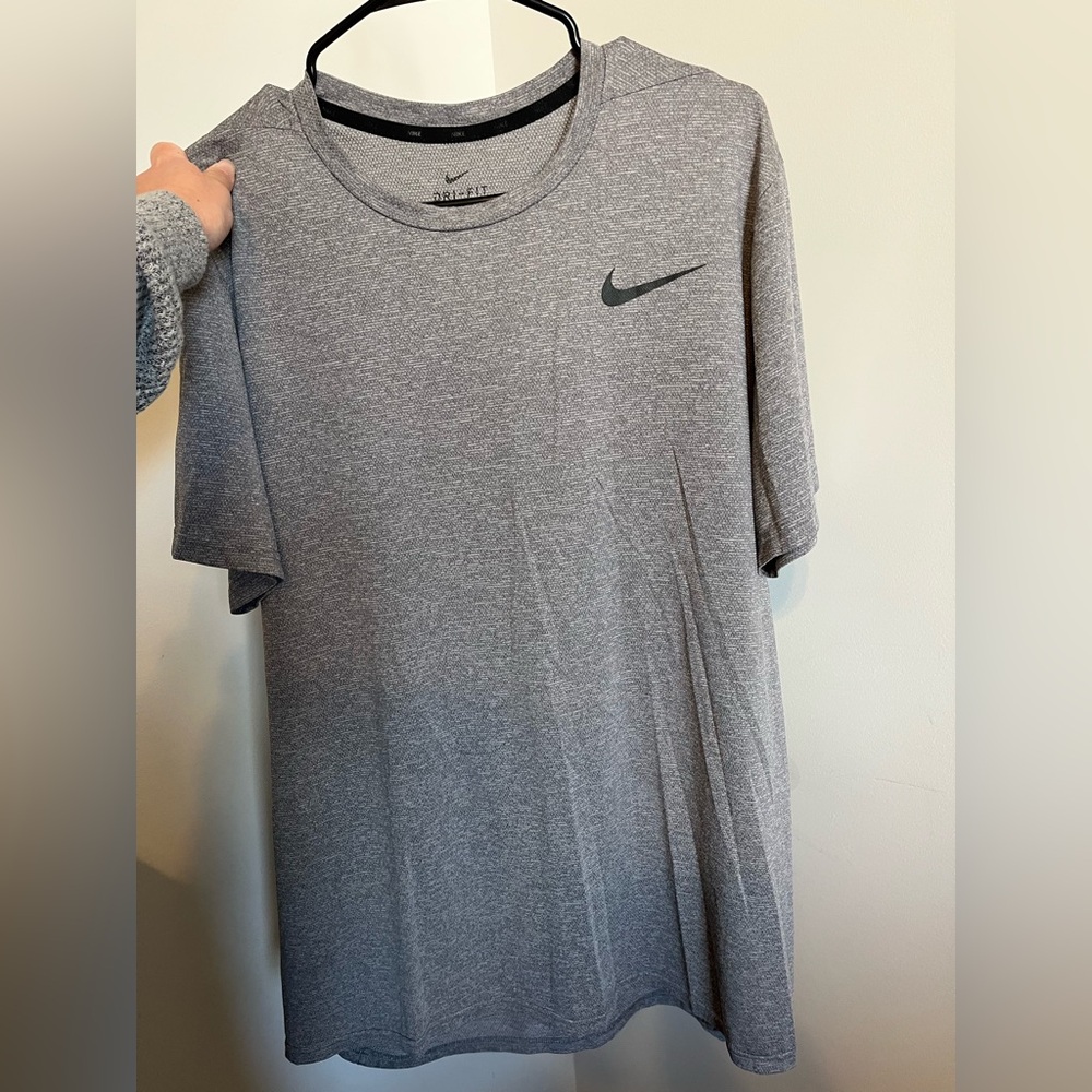 Nike Men's Heather Gray Dri-FIT Tee Large
